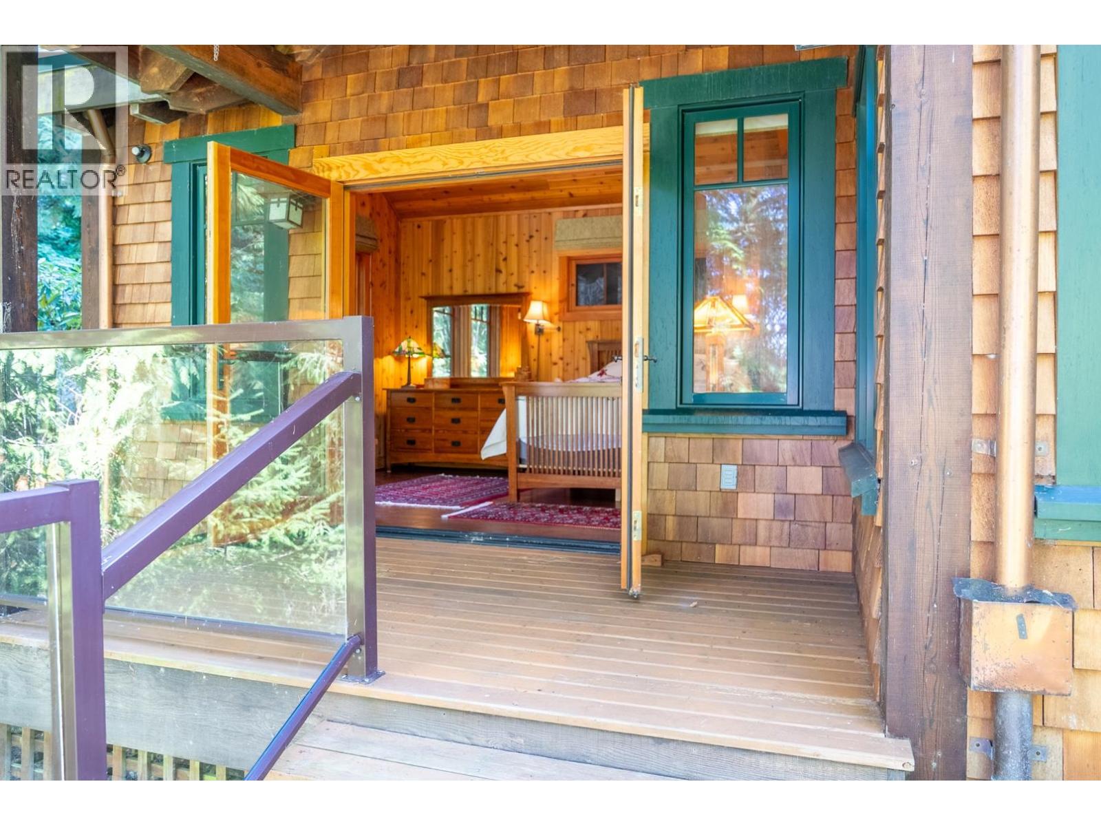 8807 AINSLIE POINT ROAD, Pender Island