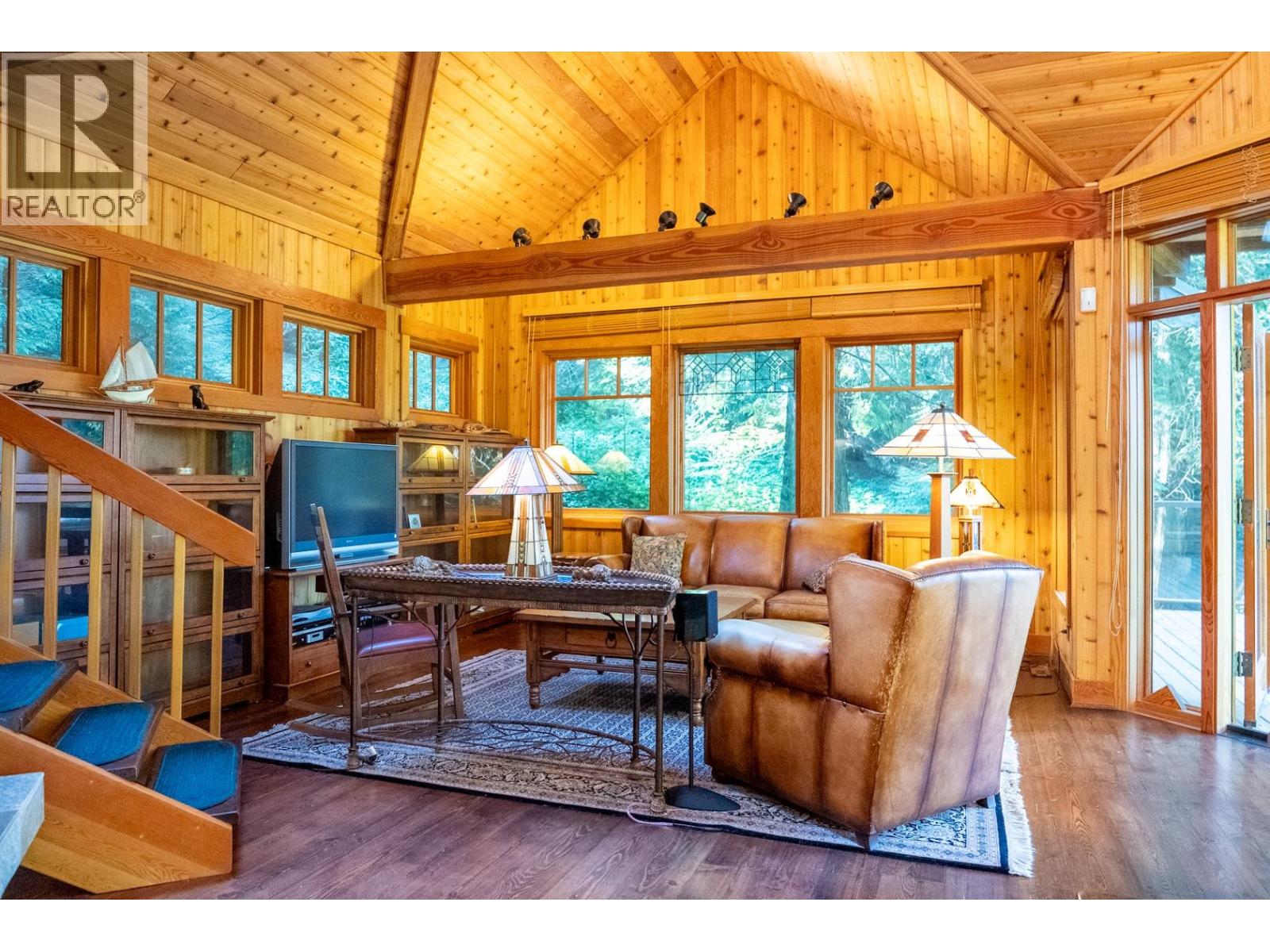 8807 AINSLIE POINT ROAD, Pender Island