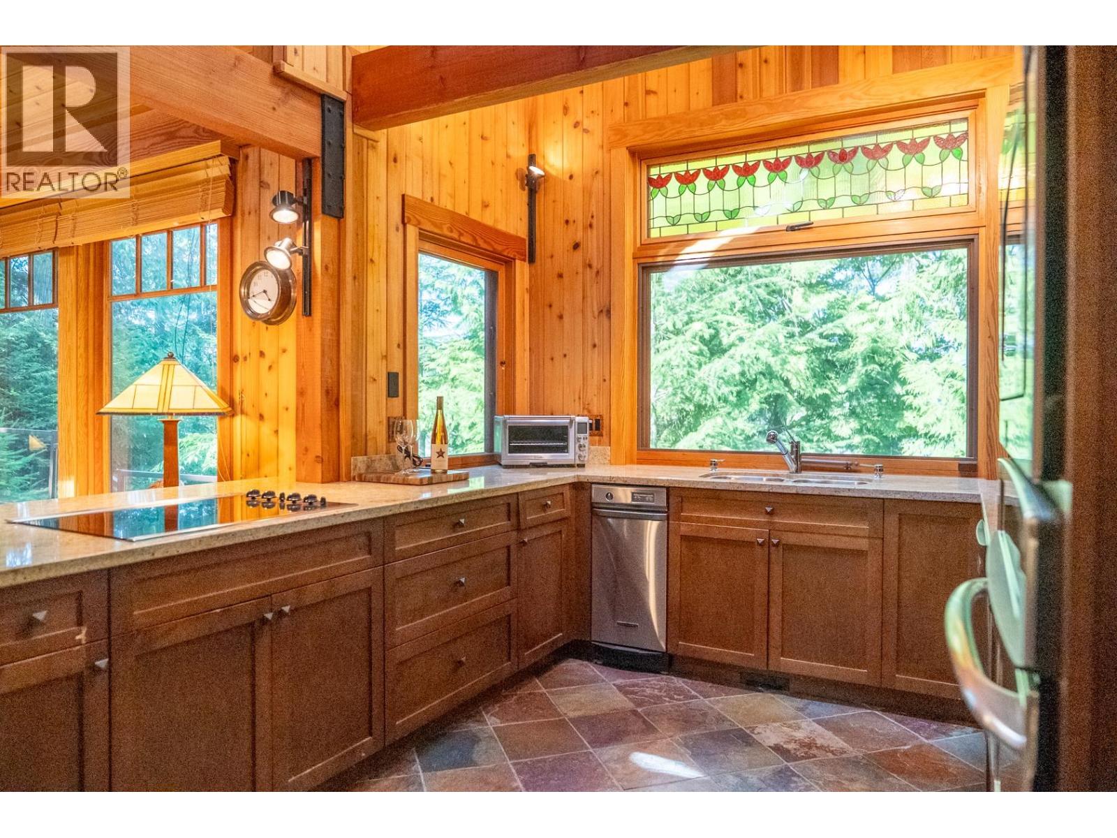 8807 AINSLIE POINT ROAD, Pender Island