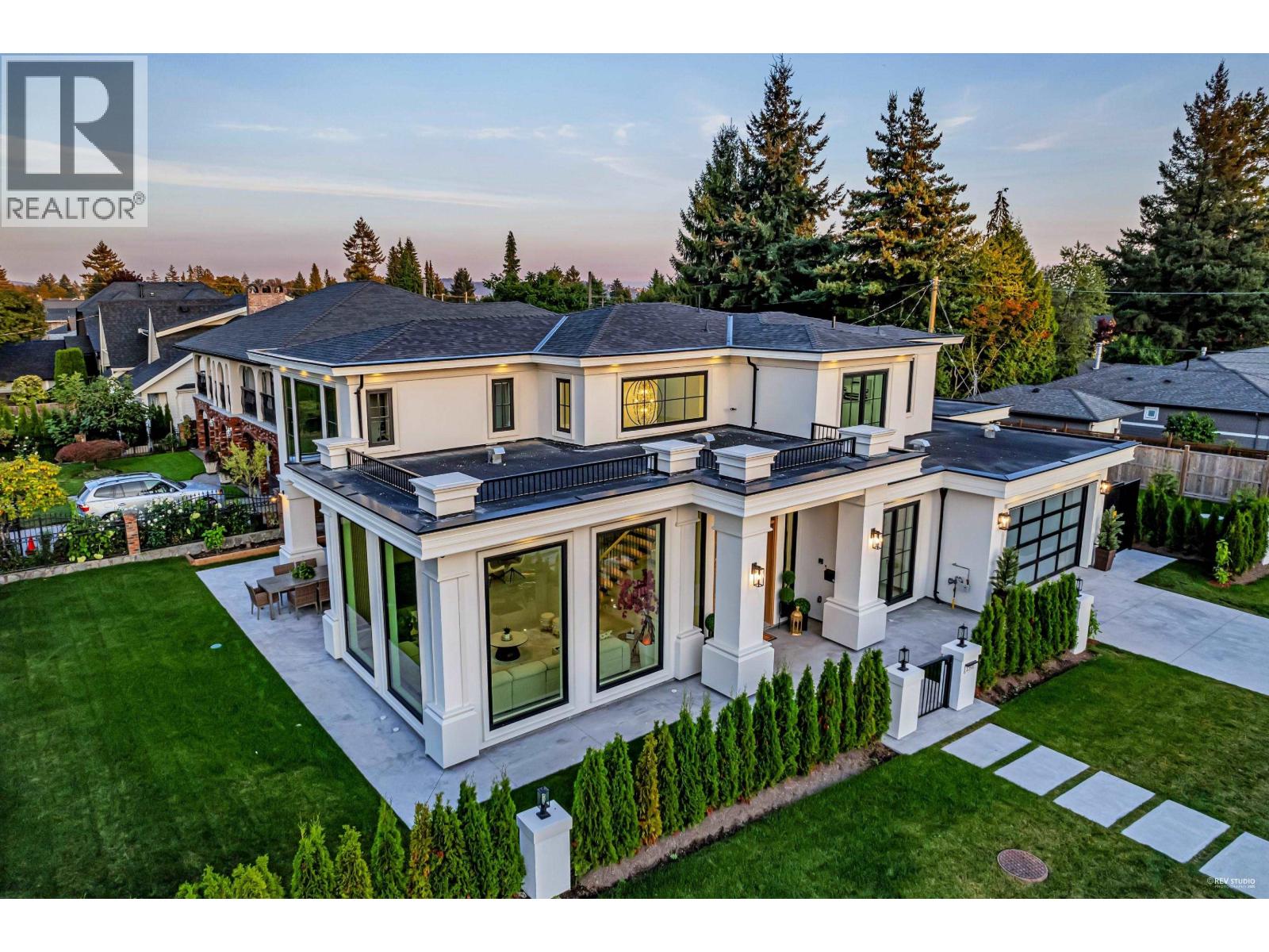 1390 SUTHERLAND AVENUE, North Vancouver