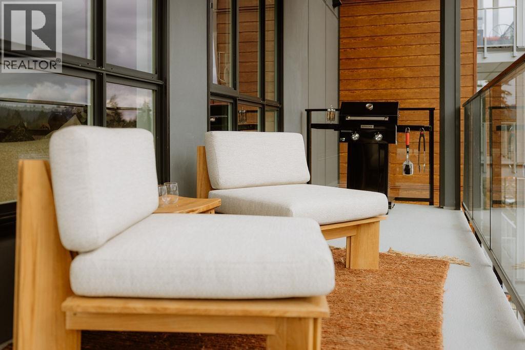 305 3594 MALSUM DRIVE, North Vancouver