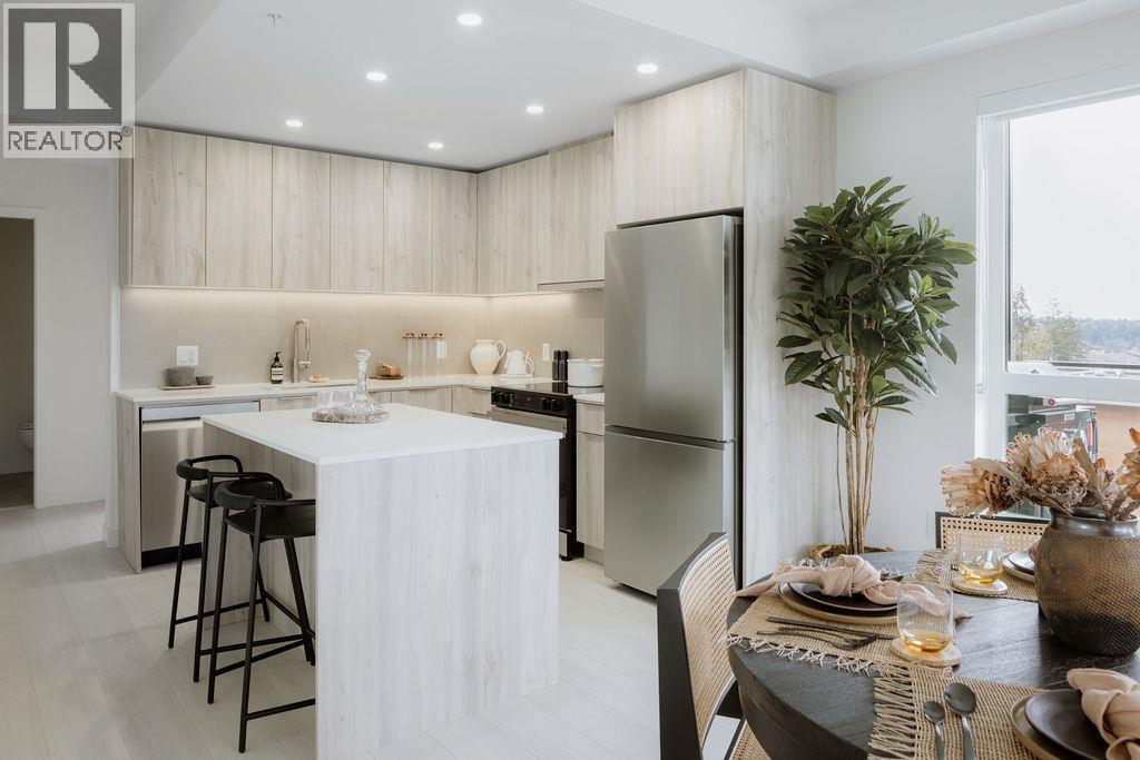 305 3594 MALSUM DRIVE, North Vancouver