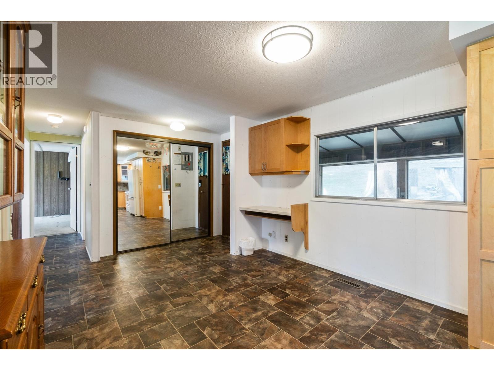  2662 CENTENNIAL Drive, Blind Bay