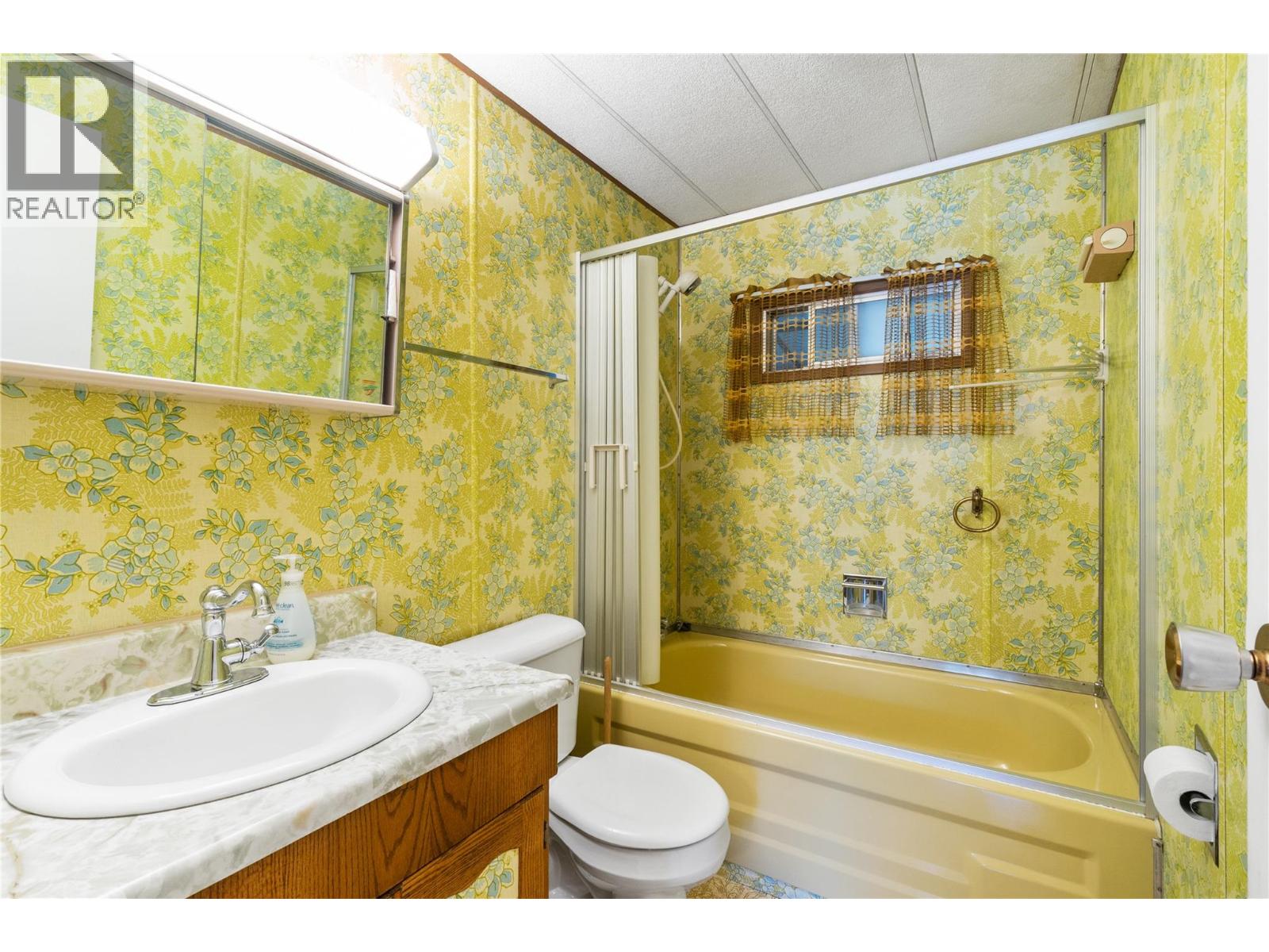  2662 CENTENNIAL Drive, Blind Bay