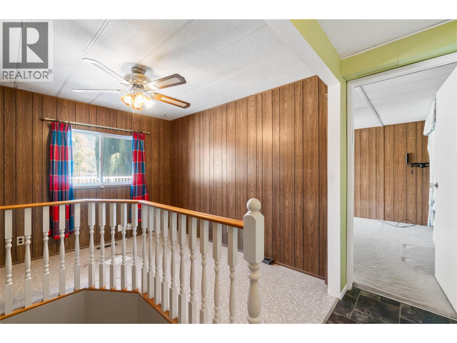  2662 CENTENNIAL Drive, Blind Bay