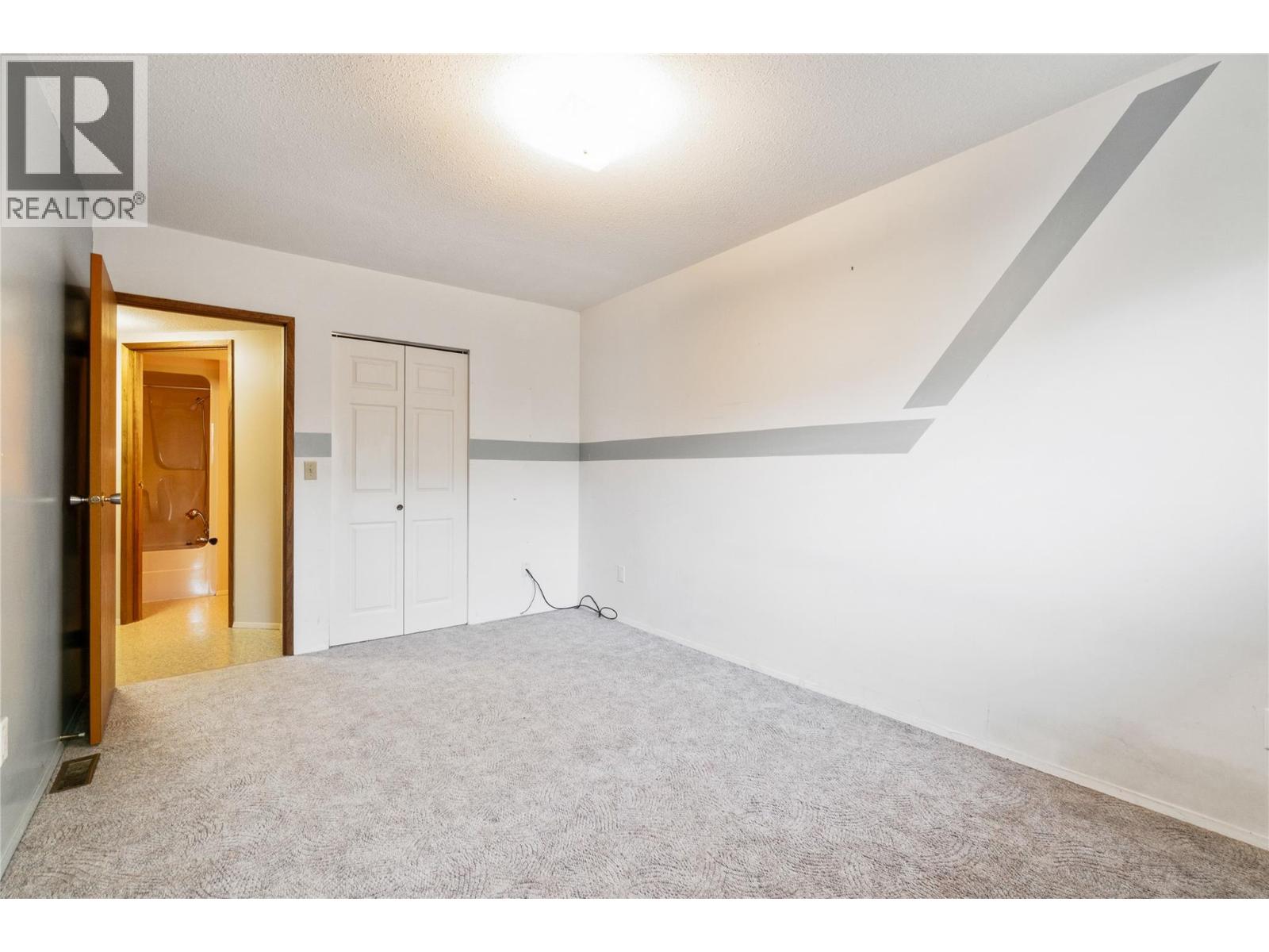  2662 CENTENNIAL Drive, Blind Bay