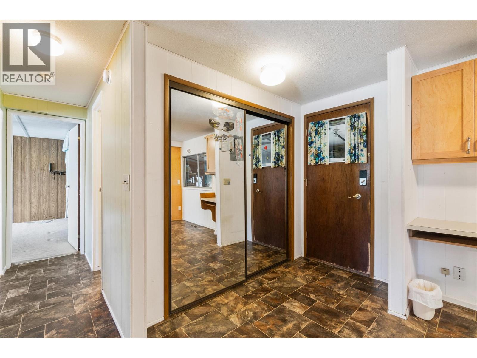  2662 CENTENNIAL Drive, Blind Bay