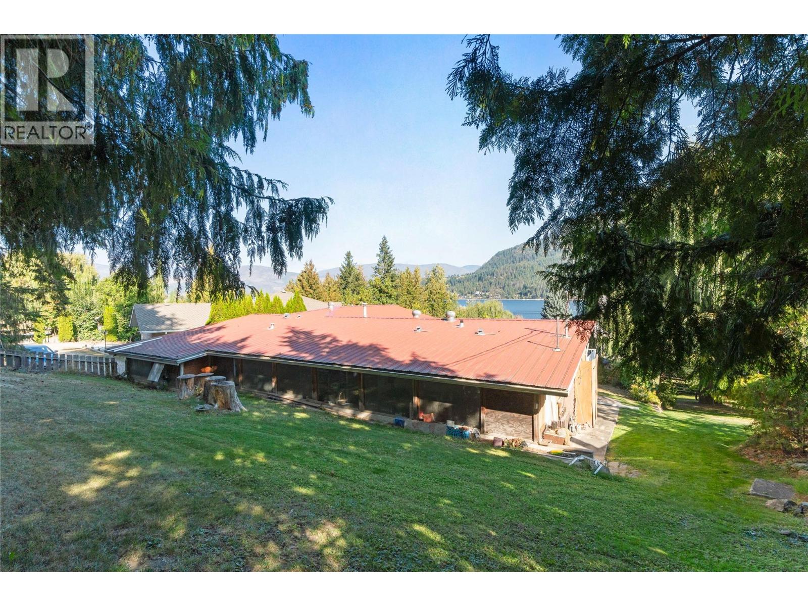  2662 CENTENNIAL Drive, Blind Bay