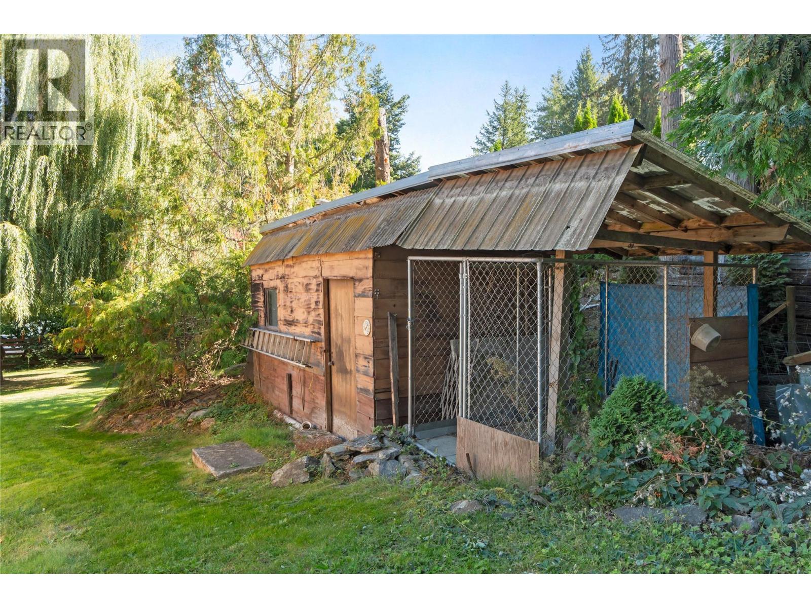  2662 CENTENNIAL Drive, Blind Bay