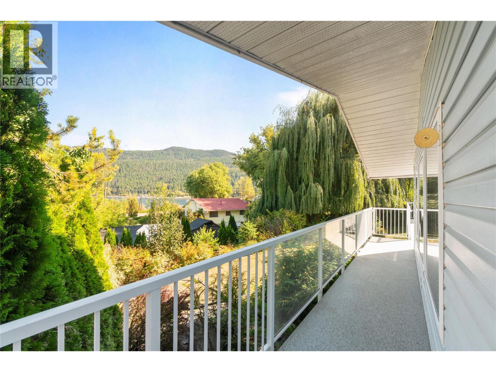  2662 CENTENNIAL Drive, Blind Bay
