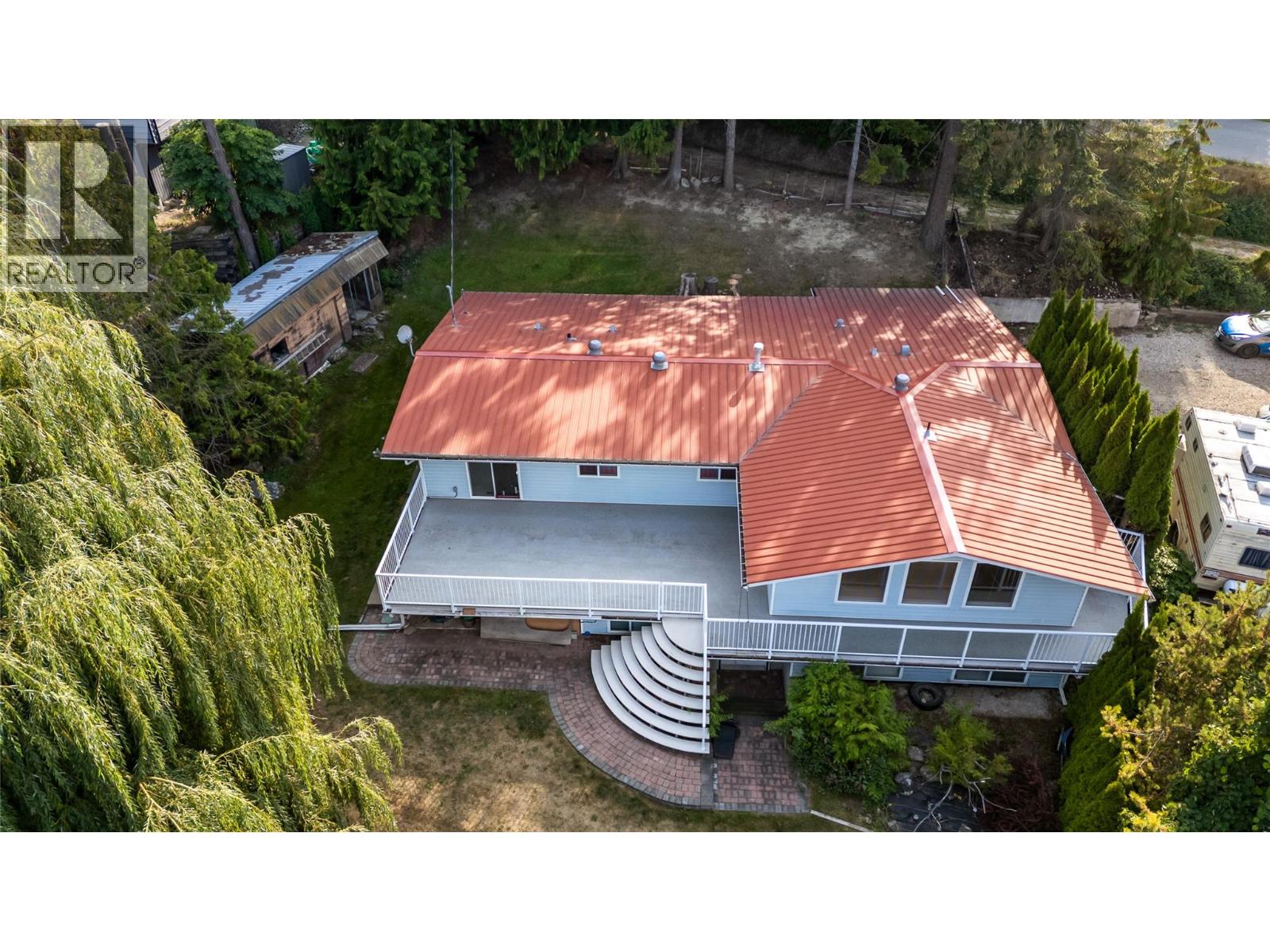  2662 CENTENNIAL Drive, Blind Bay
