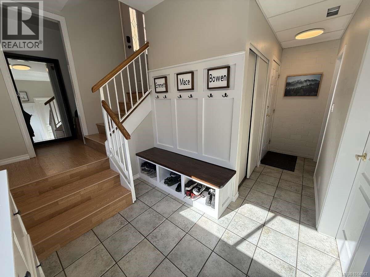 2696 Brockington Pl, Port McNeill