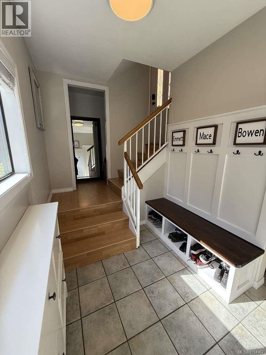 2696 Brockington Pl, Port McNeill