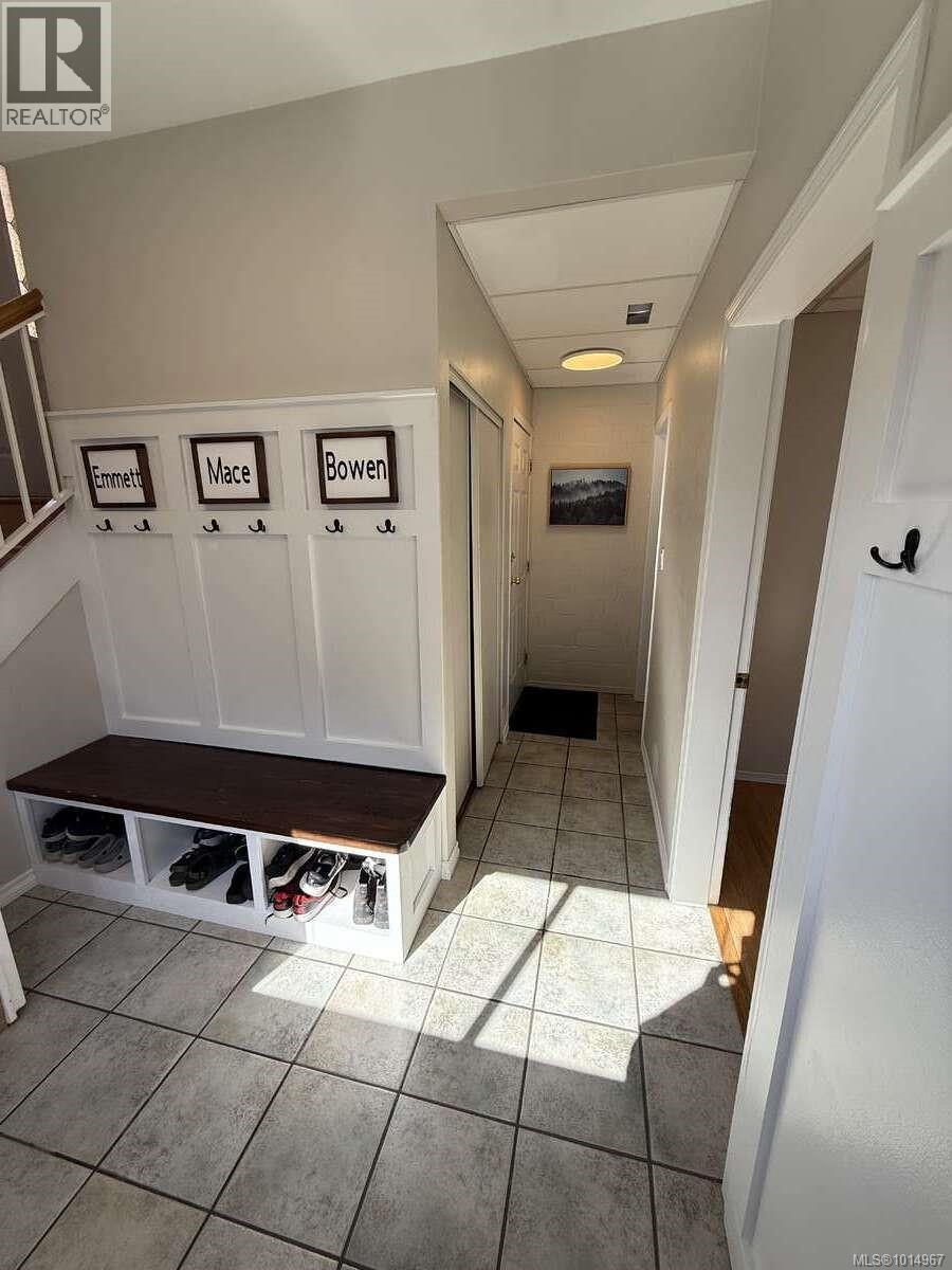 2696 Brockington Pl, Port McNeill