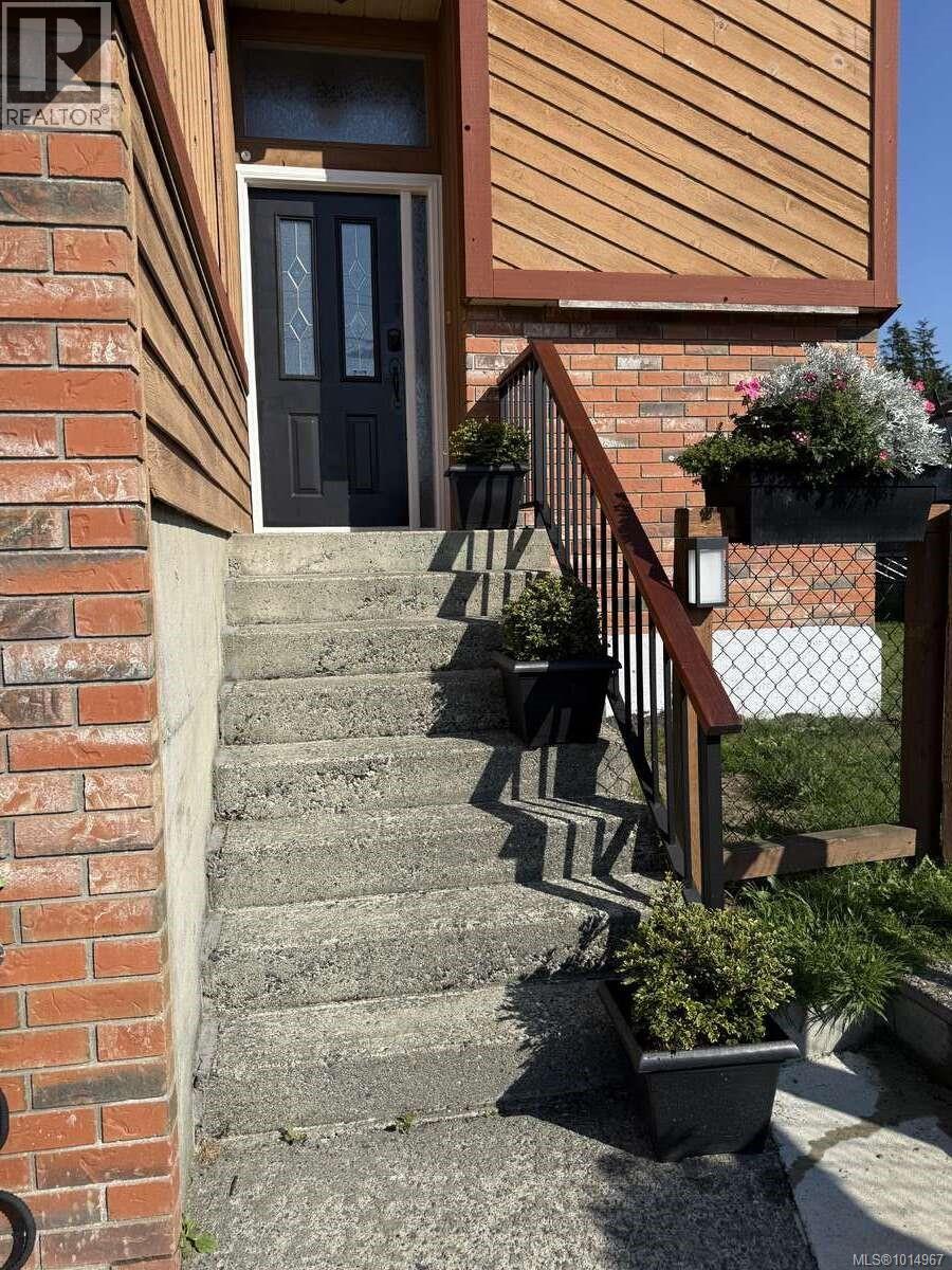 2696 Brockington Pl, Port McNeill