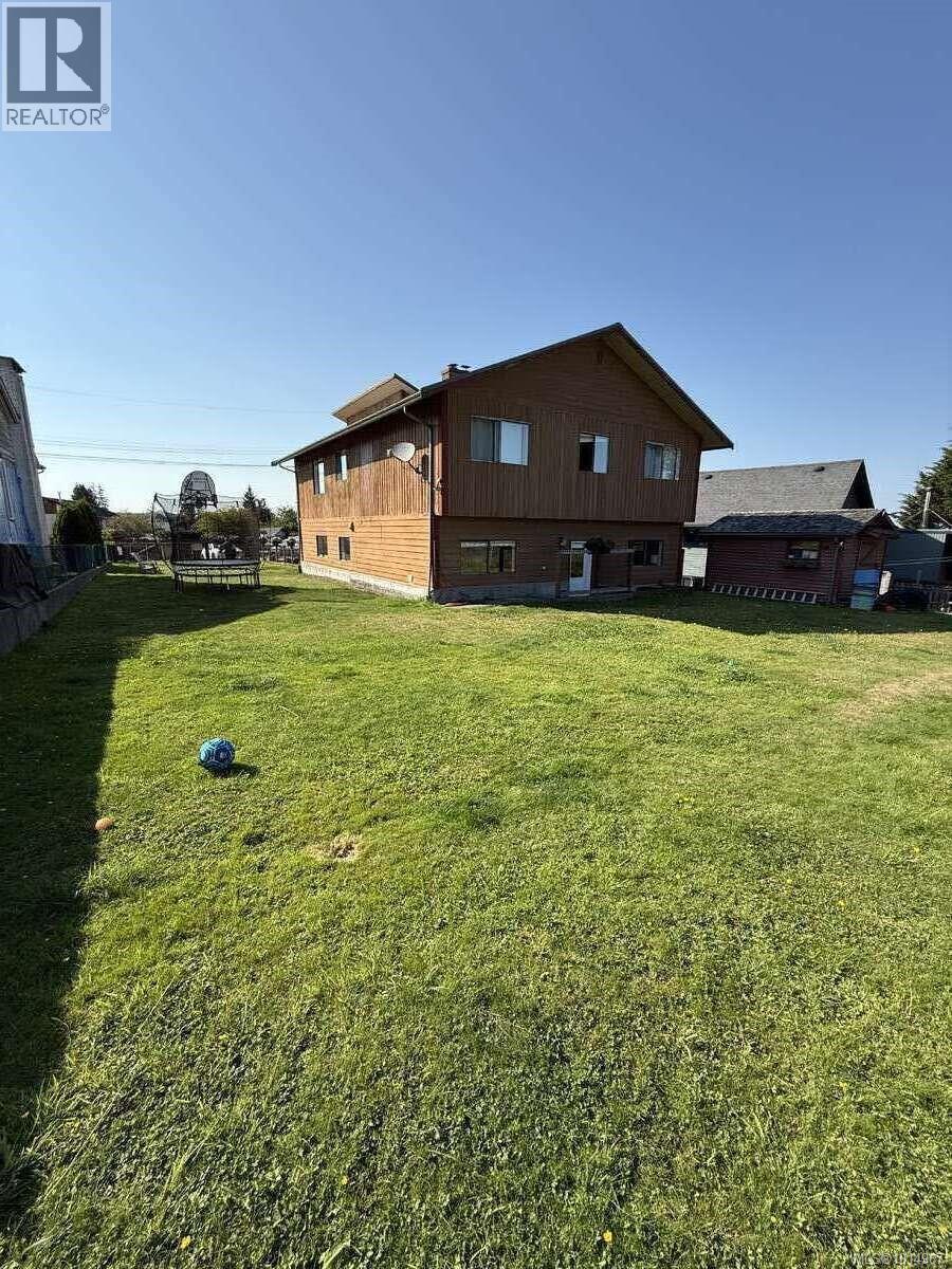 2696 Brockington Pl, Port McNeill