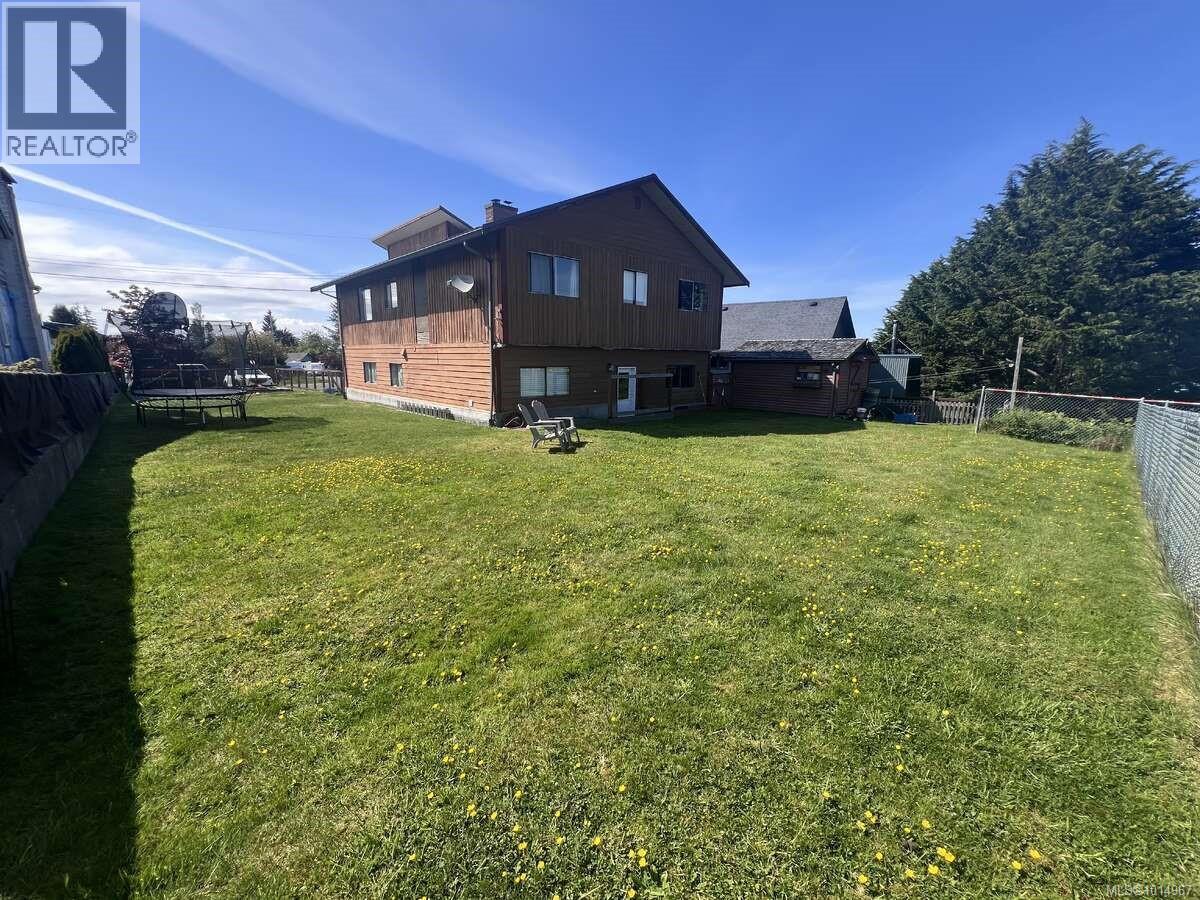 2696 Brockington Pl, Port McNeill