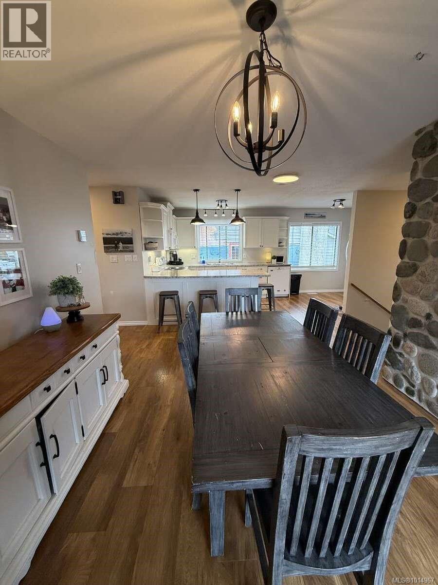 2696 Brockington Pl, Port McNeill