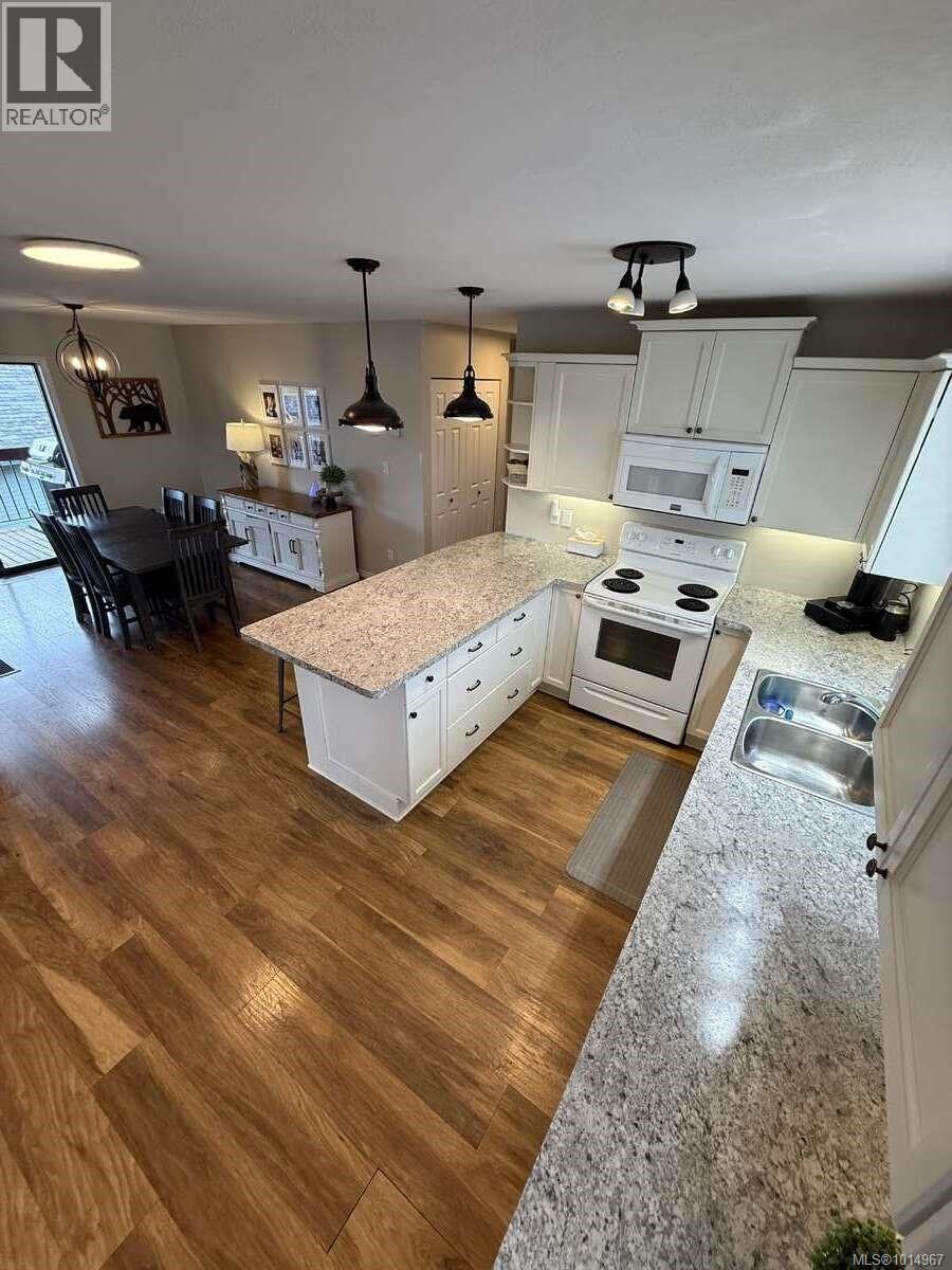 2696 Brockington Pl, Port McNeill