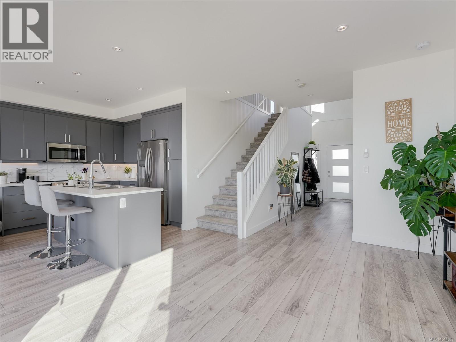 2311 Hudson Terr, Sooke