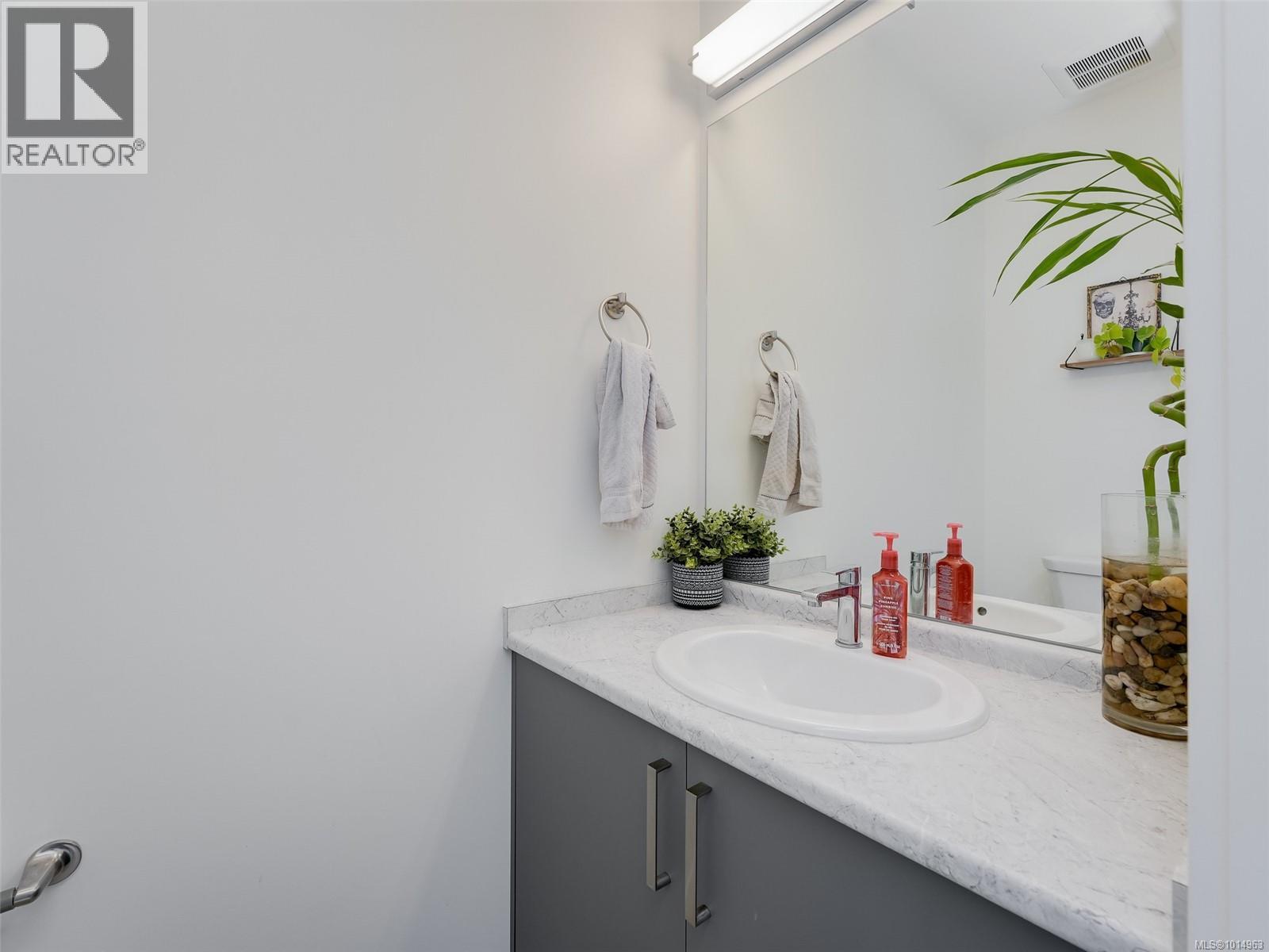 2311 Hudson Terr, Sooke