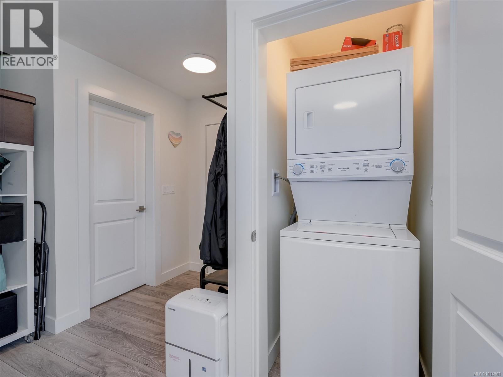 2311 Hudson Terr, Sooke