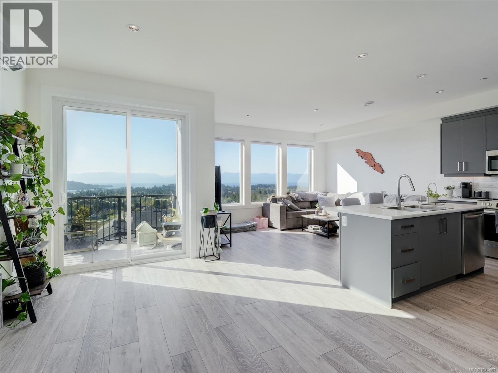 2311 Hudson Terr, Sooke