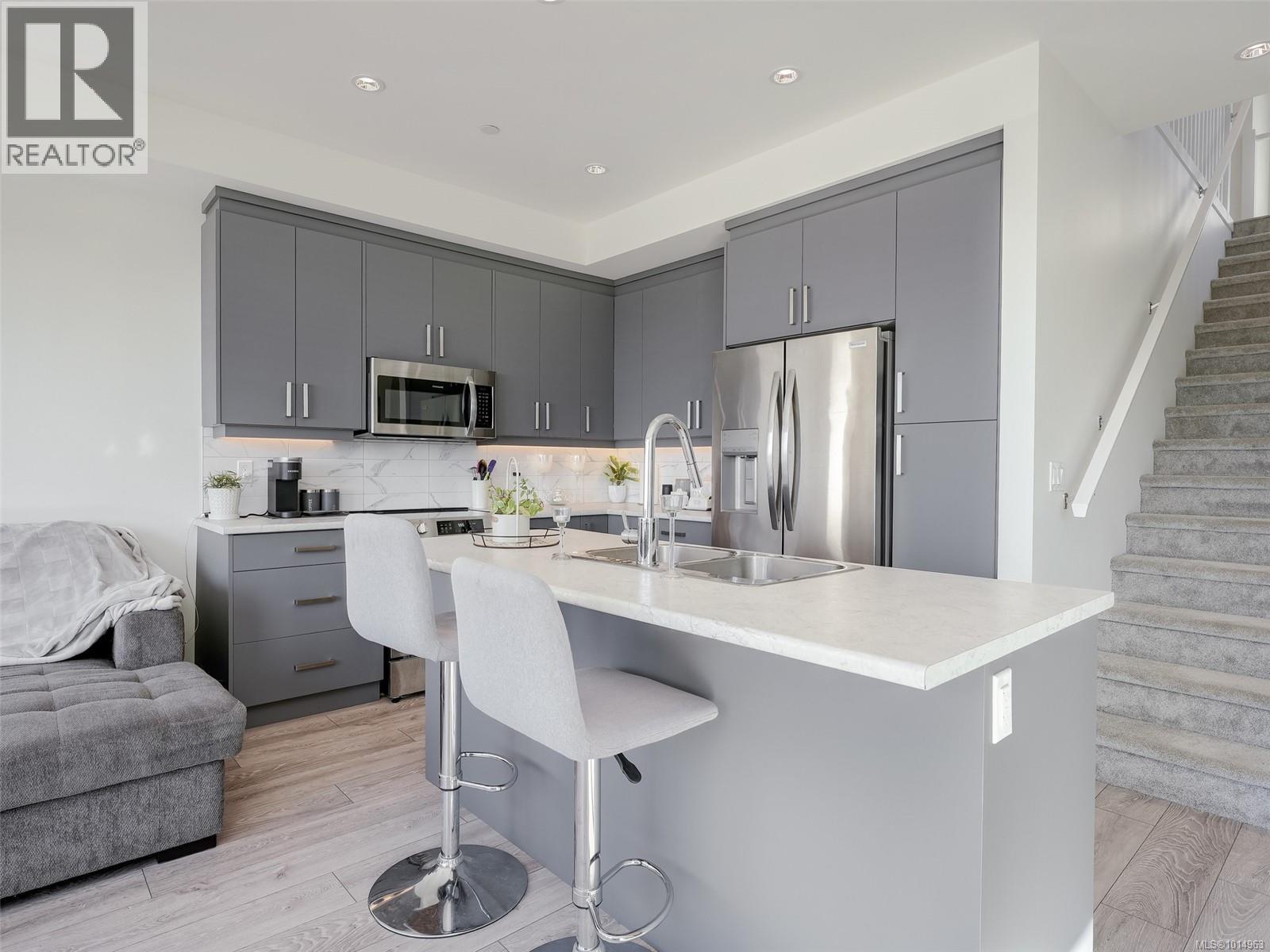 2311 Hudson Terr, Sooke