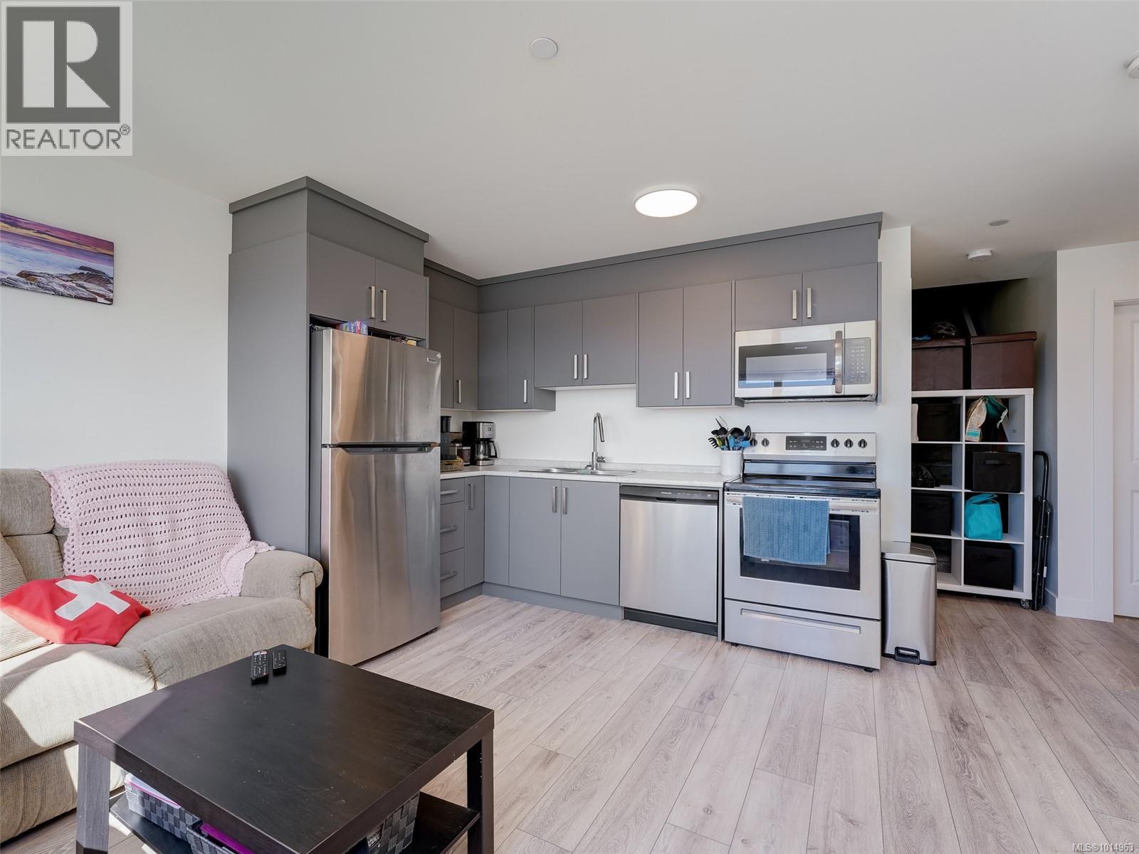 2311 Hudson Terr, Sooke