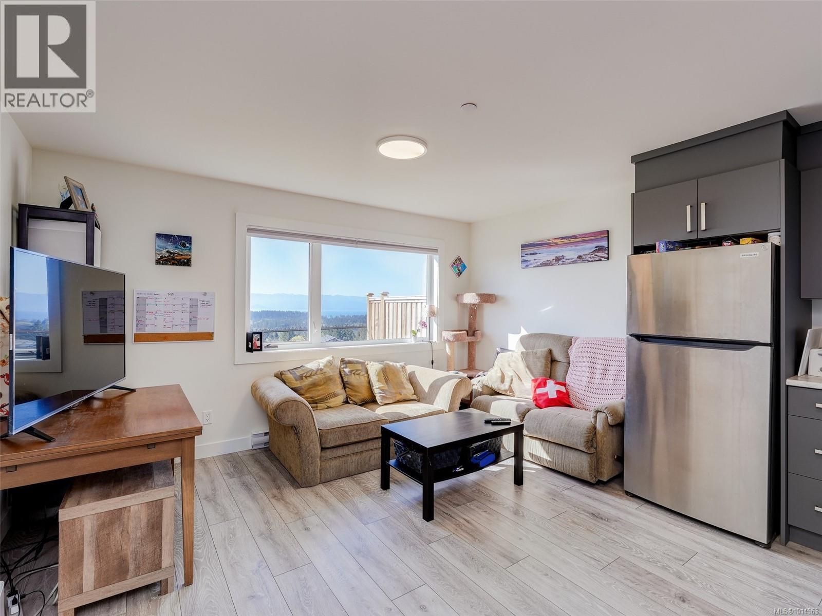 2311 Hudson Terr, Sooke