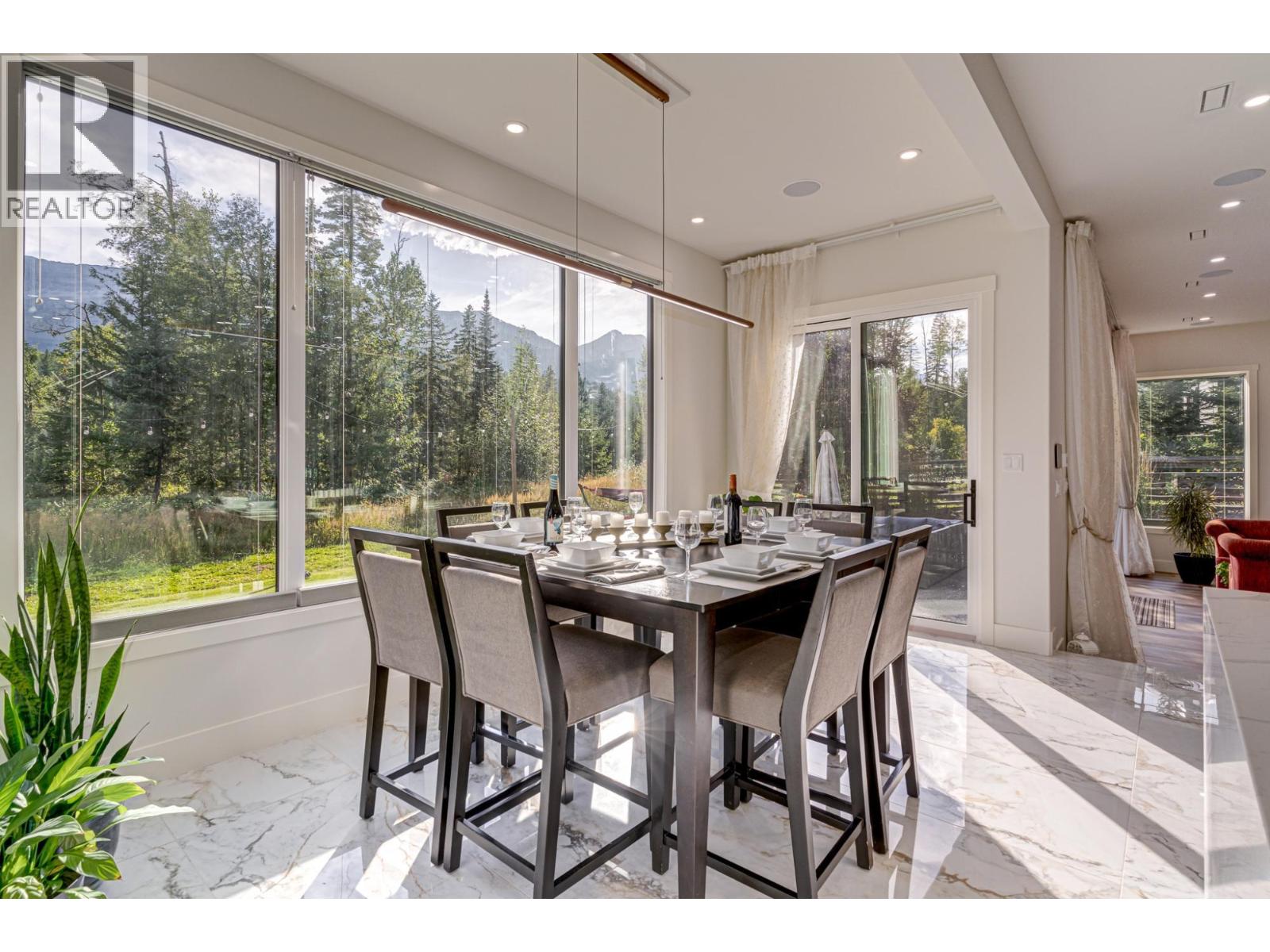 4 SUNSET Lane, Fernie