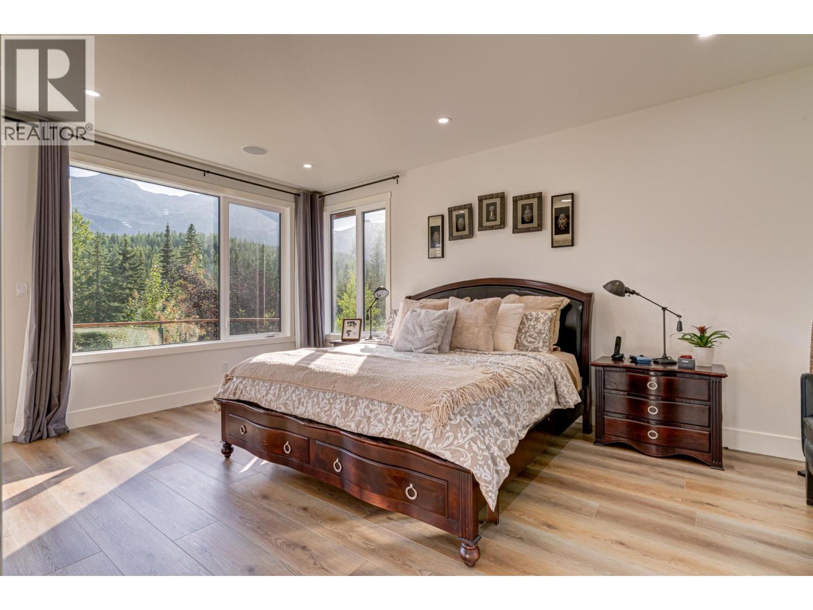 4 SUNSET Lane, Fernie
