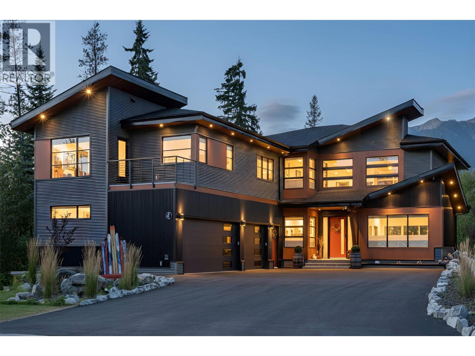 4 SUNSET Lane, Fernie