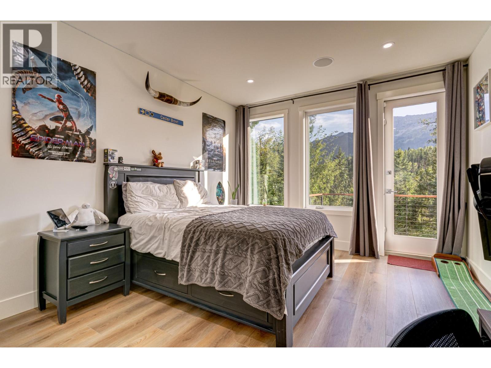4 SUNSET Lane, Fernie