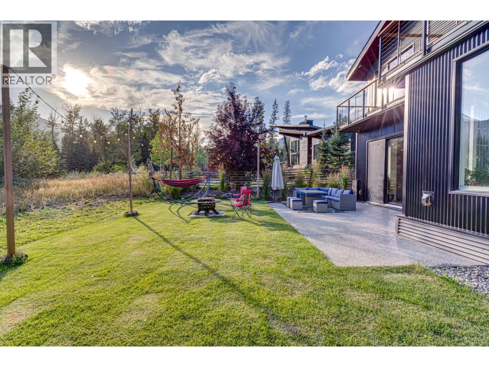 4 SUNSET Lane, Fernie