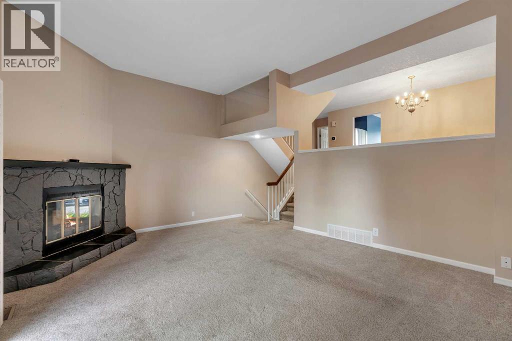Single Family House for Sale in  Coachway Green SW Coach Hill Calgary 