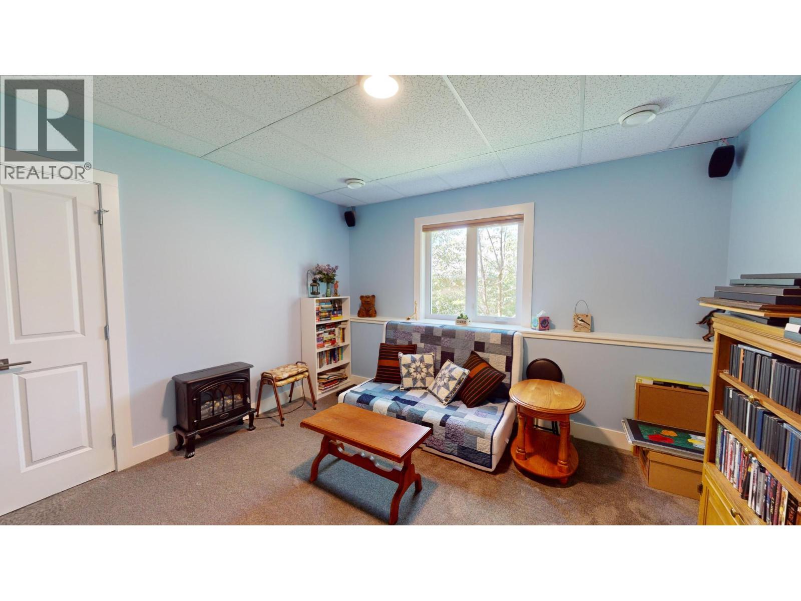 2475 Colin Crescent, Trail