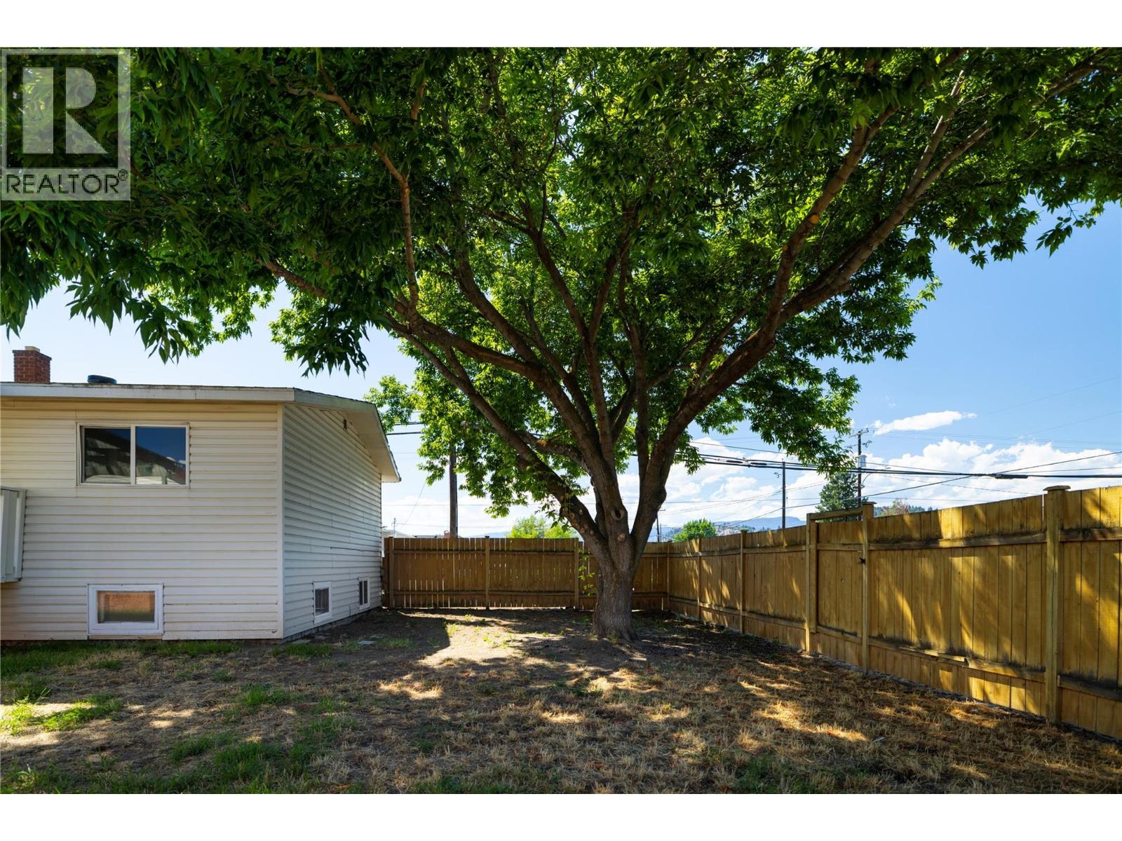  415 Gerstmar Road, Kelowna