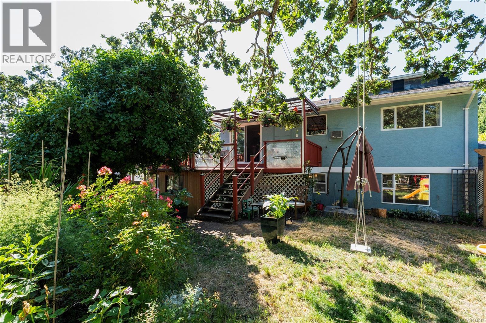 1156 Ranger Pl, Saanich