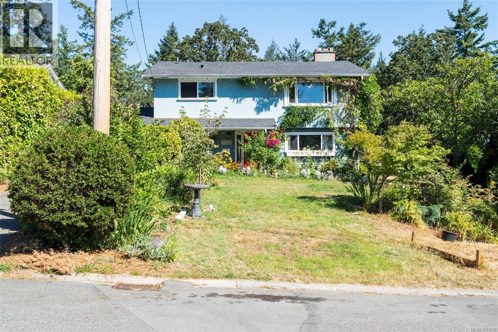 1156 Ranger Pl, Saanich