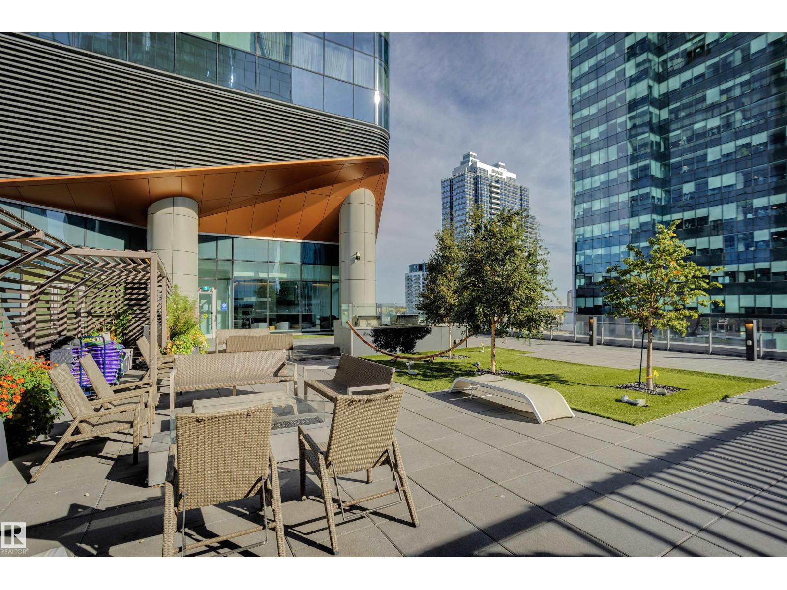 #5002 10360 102 ST NW NW, Edmonton