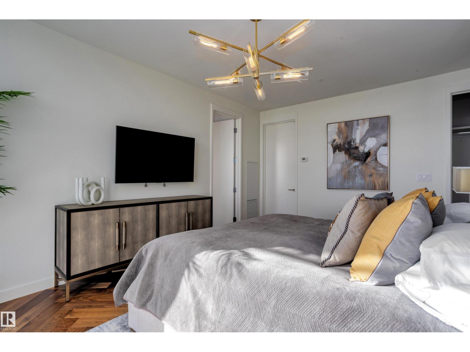 #5002 10360 102 ST NW NW, Edmonton