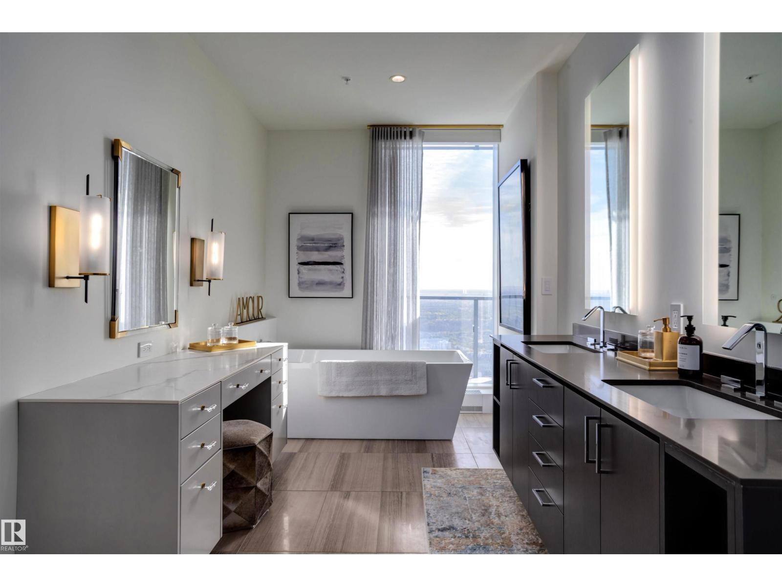 #5002 10360 102 ST NW NW, Edmonton