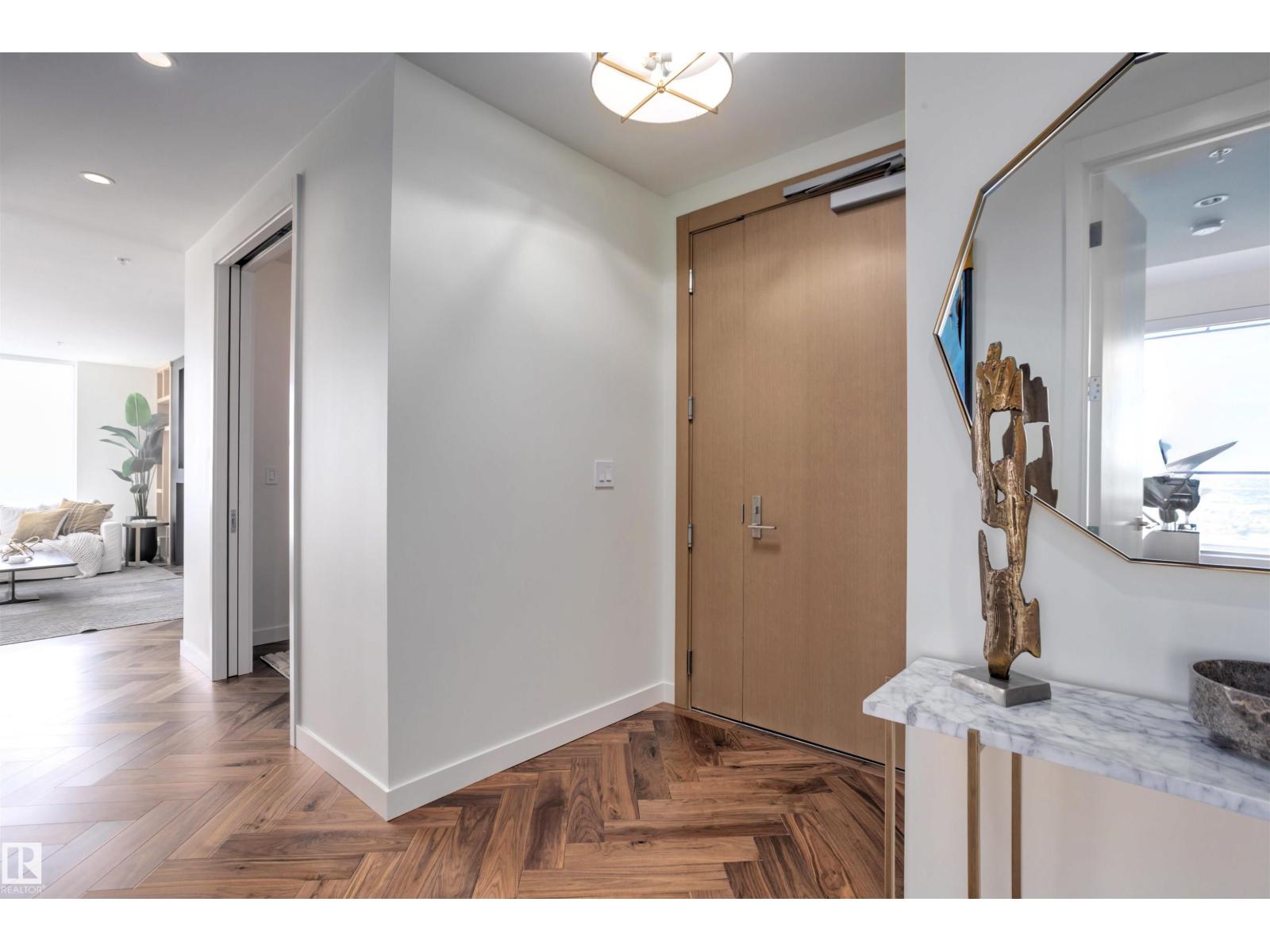 #5002 10360 102 ST NW NW, Edmonton