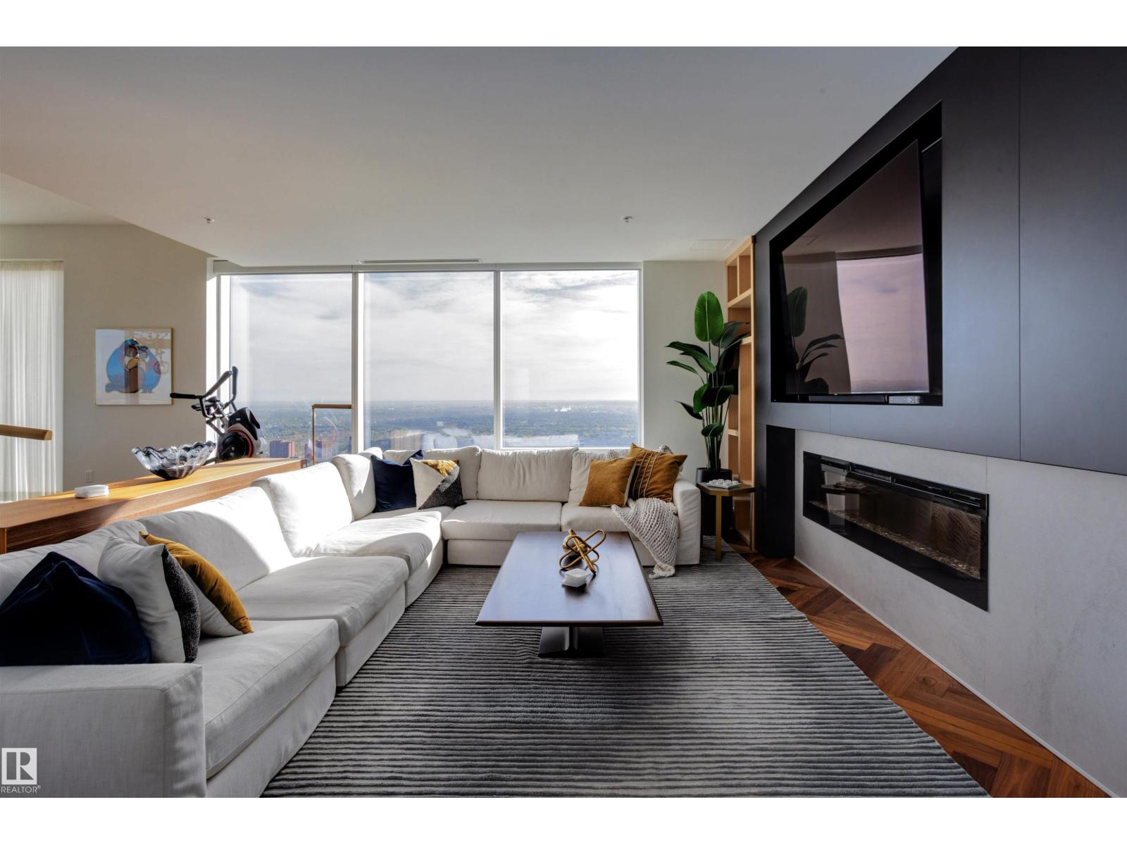 #5002 10360 102 ST NW NW, Edmonton