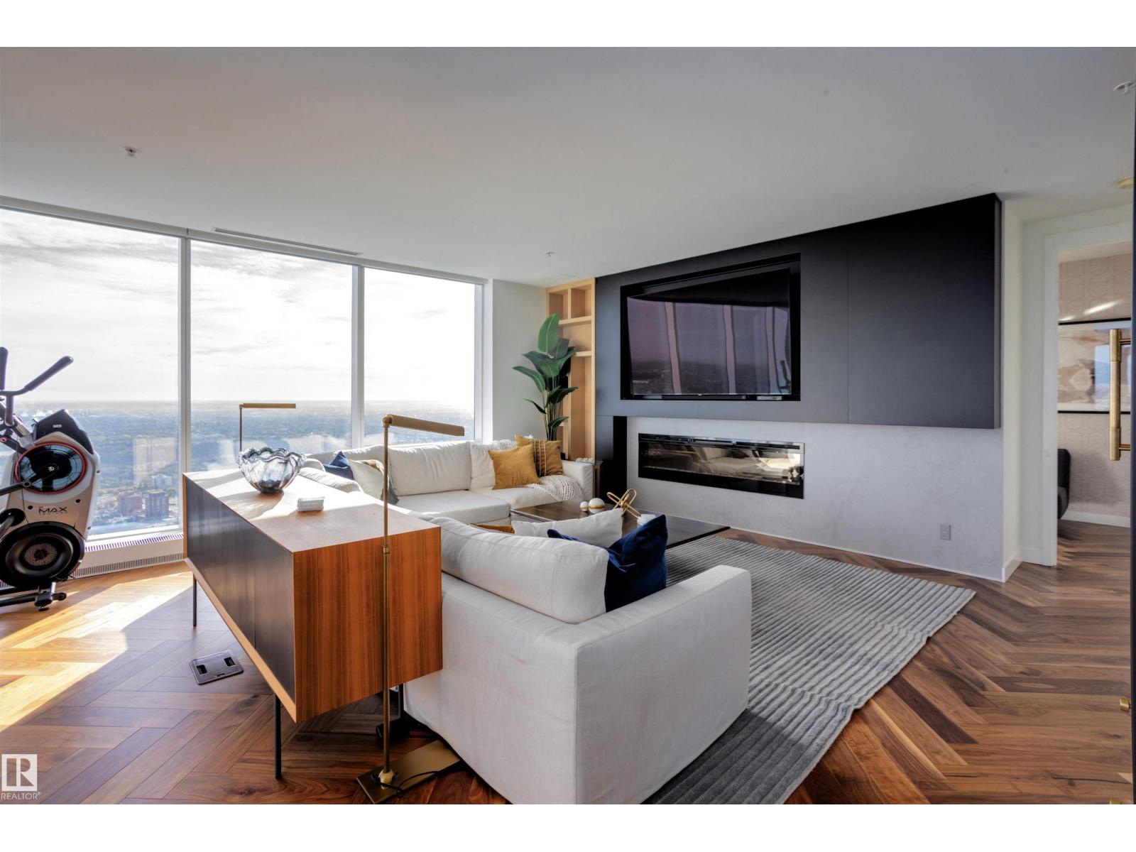 #5002 10360 102 ST NW NW, Edmonton