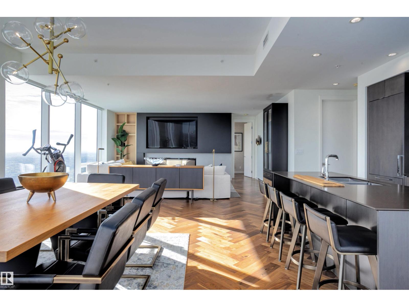 #5002 10360 102 ST NW NW, Edmonton