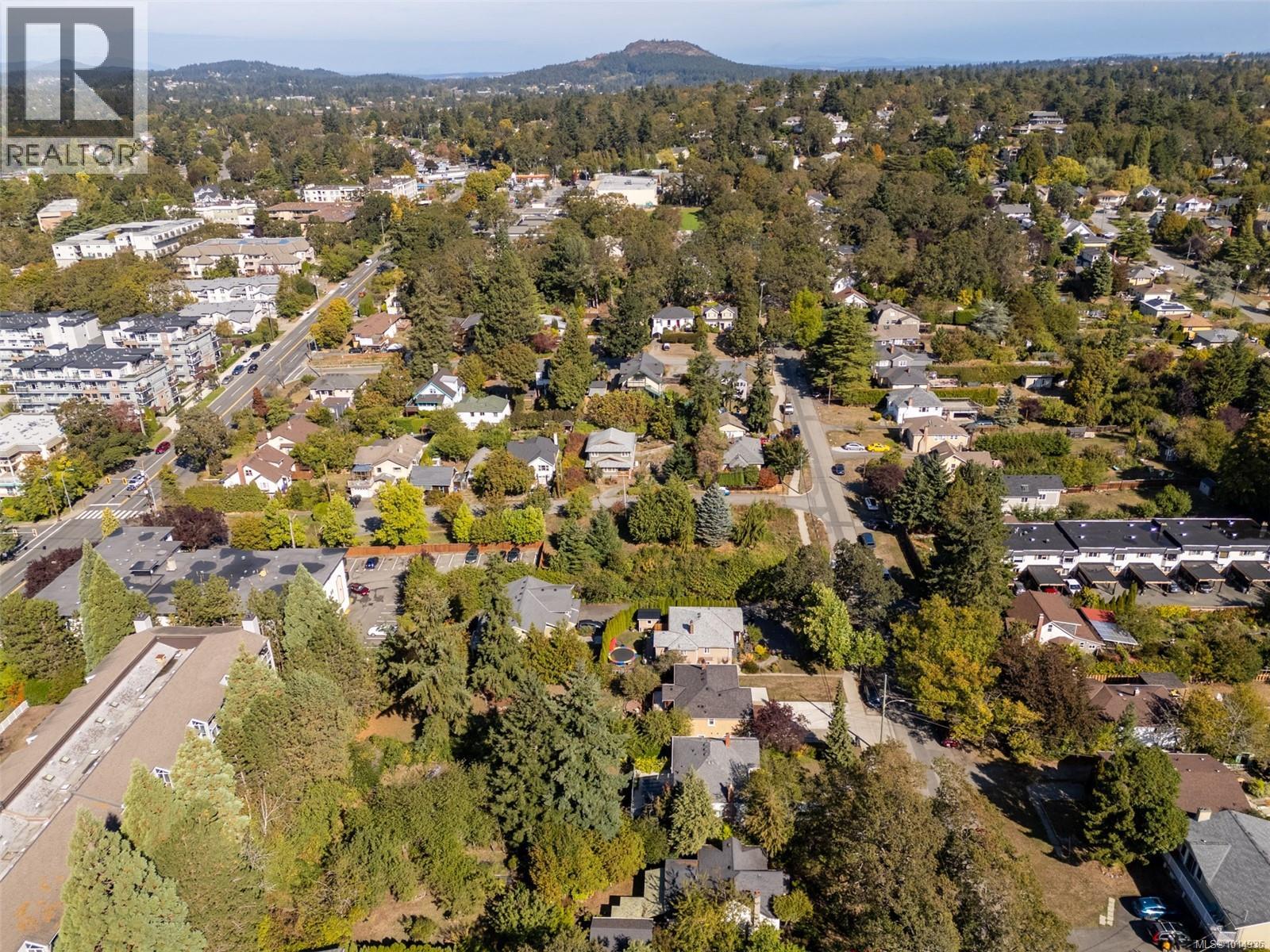 3276 Linwood Ave, Saanich