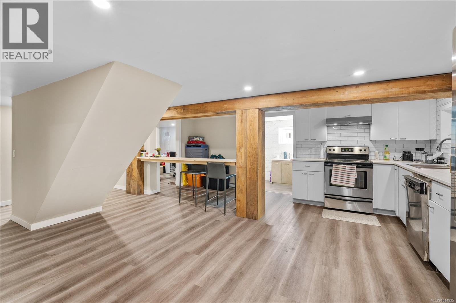 3276 Linwood Ave, Saanich