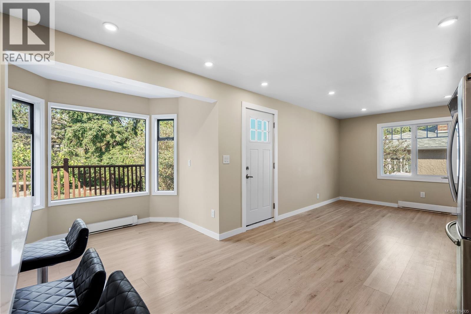 3276 Linwood Ave, Saanich